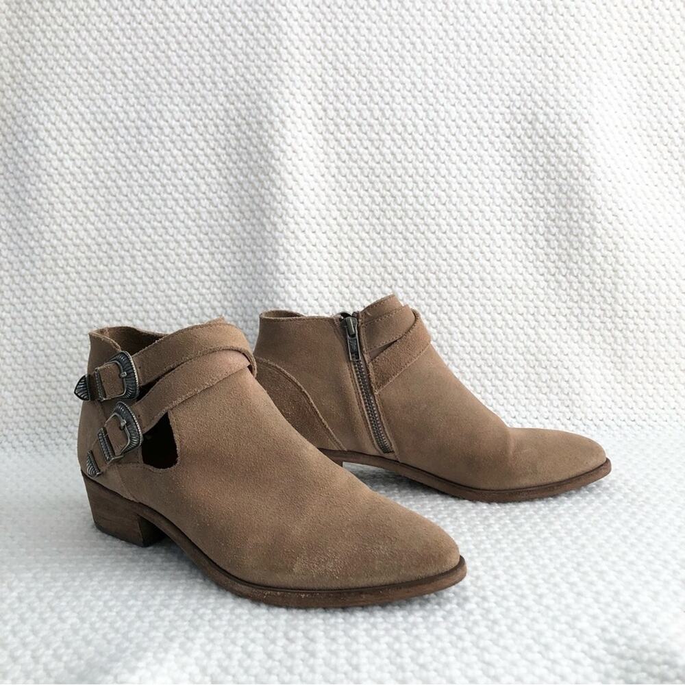 Frye Beige Taupe Suede Ray Western Shootie Ankle Boot Double Silver Buckles 7 - Picture 1 of 11